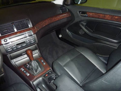 2004 BMW 325  xi