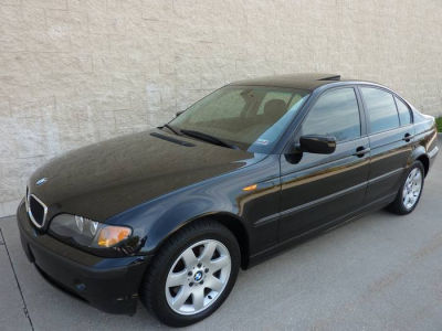2004 BMW 325  xi