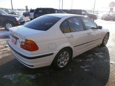 2001 BMW 325 i