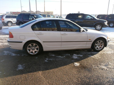 2001 BMW 325 i