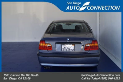 2005 BMW 325  i