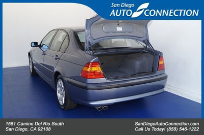 2005 BMW 325  i