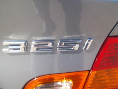 2004 BMW 325 i