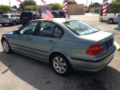 2003 BMW 325 i