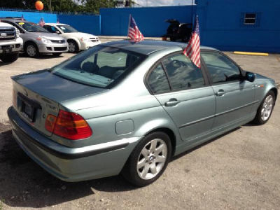2003 BMW 325 i