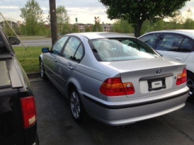 2002 BMW 325  i