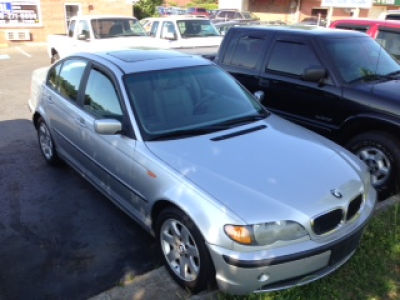 2002 BMW 325  i