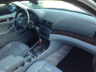 2002 BMW 325  i