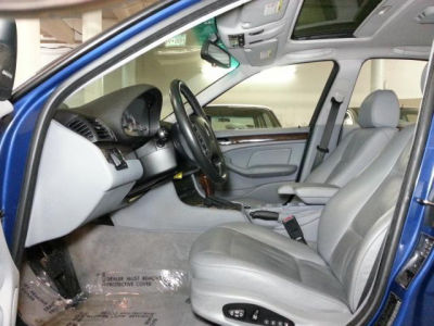 2001 BMW 325  i