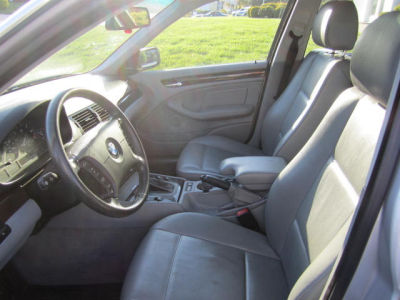 2003 BMW 325 iT