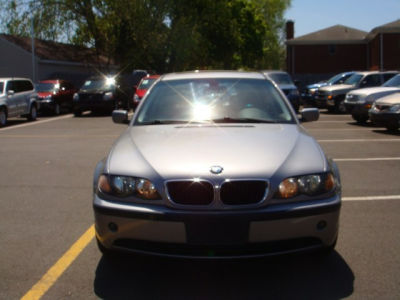 2004 BMW 325  i