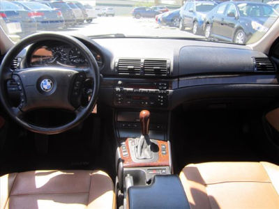 2003 BMW 325  xi