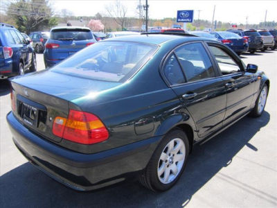 2003 BMW 325  xi