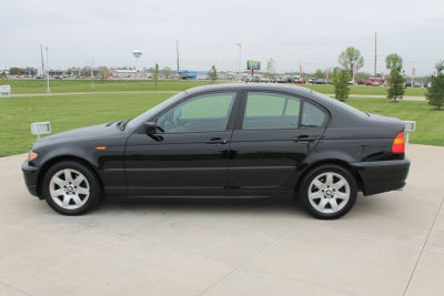 2003 BMW 325  i