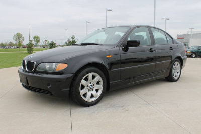 2003 BMW 325  i