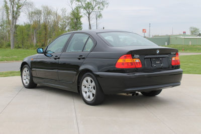 2003 BMW 325  i