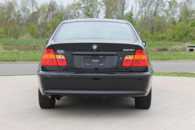 2003 BMW 325  i
