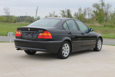 2003 BMW 325  i