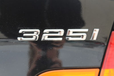 2003 BMW 325  i