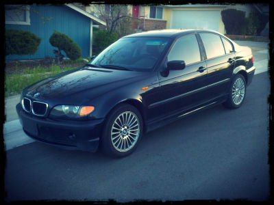 2003 BMW 325  xi