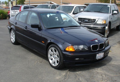 2001 BMW 325  i