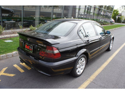 2005 BMW 325  xi