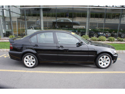 2005 BMW 325  xi