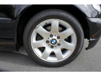 2005 BMW 325  xi