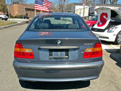 2002 BMW 325  i