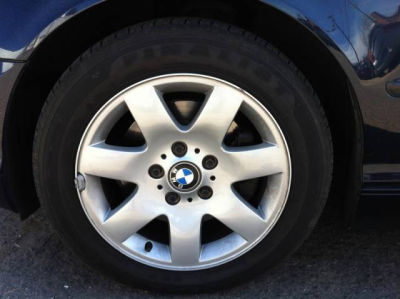 2002 BMW 325 i