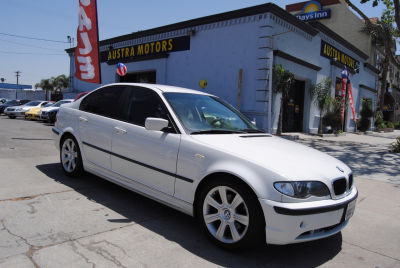 2003 BMW 325  i