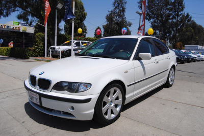 2003 BMW 325  i