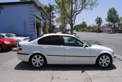 2003 BMW 325  i