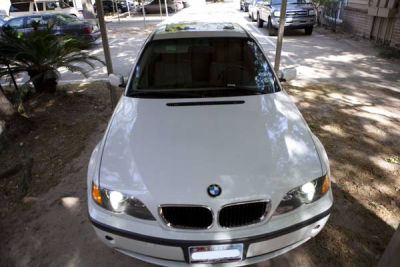 2002 BMW 325  i