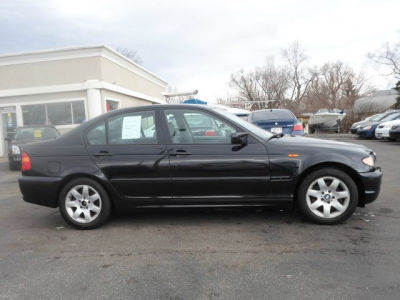 2004 BMW 325  i