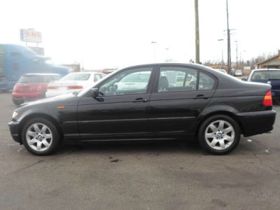 2004 BMW 325  i