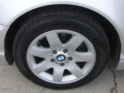 2003 BMW 325  i