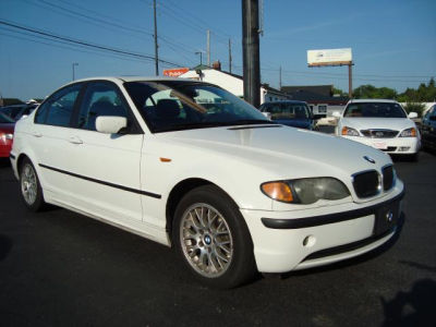 2003 BMW 325  i