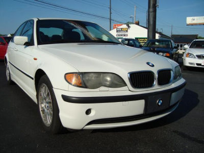 2003 BMW 325  i