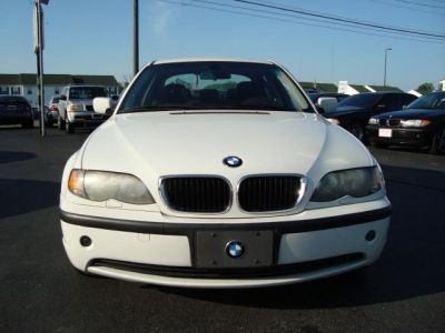 2003 BMW 325  i