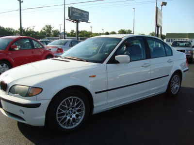 2003 BMW 325  i