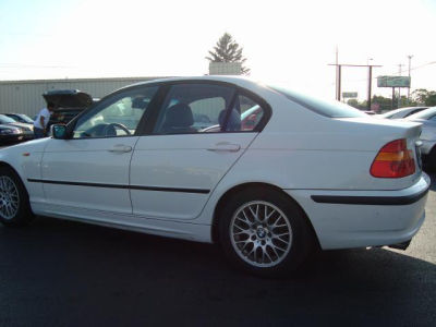2003 BMW 325  i