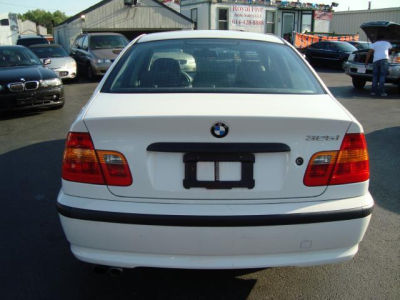 2003 BMW 325  i
