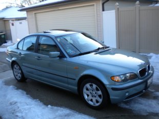 2002 BMW 325  xi