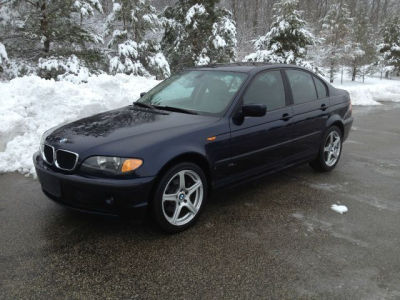 2003 BMW 325  xi