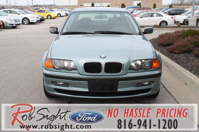 2001 BMW 325 i