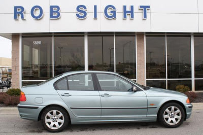 2001 BMW 325 i