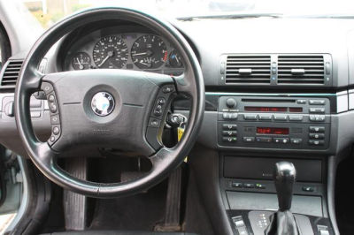 2001 BMW 325 i