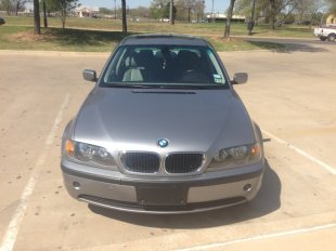 2004 BMW 325  xi