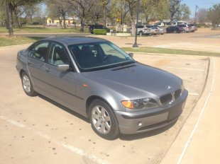 2004 BMW 325  xi